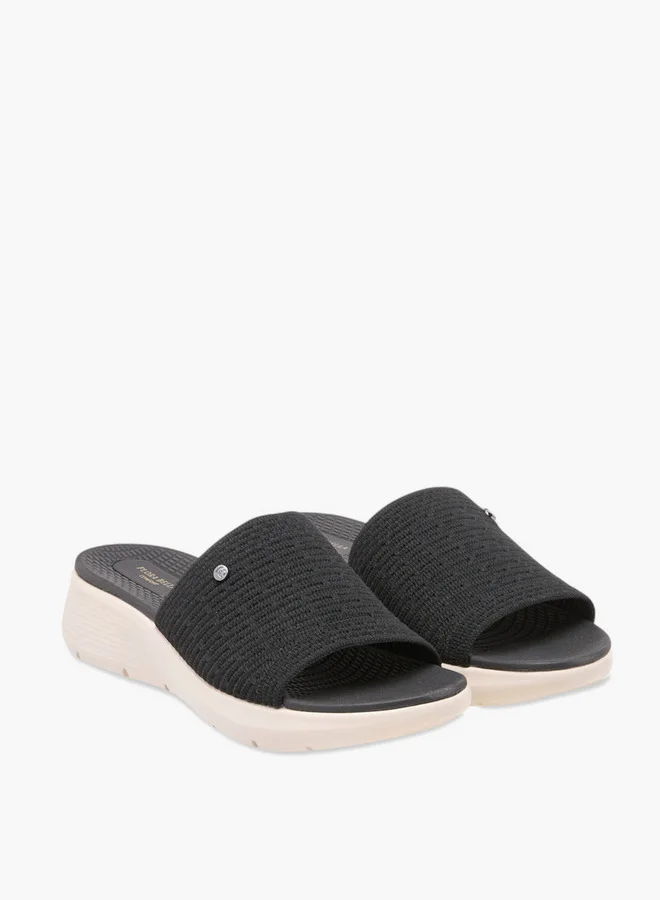 فلورا بيلا من شو إكسبرس Floral Bella Textured Slip-On Sandals