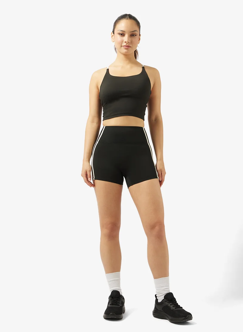 فورورد شورتات عالية الخصر بدون خياطة مع خطوط جانبية