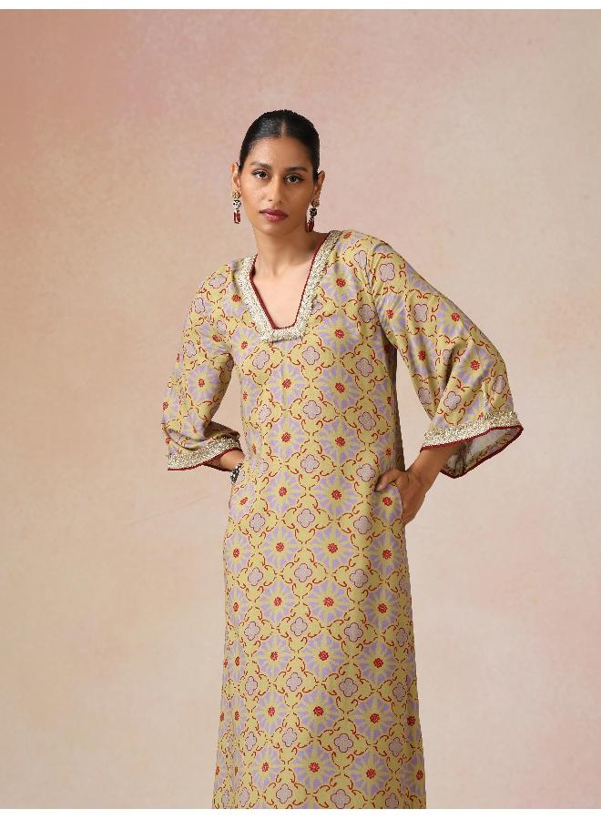 trueBrowns Light Green Lilac Print Viscose Straight Maxi Dress - Image 4