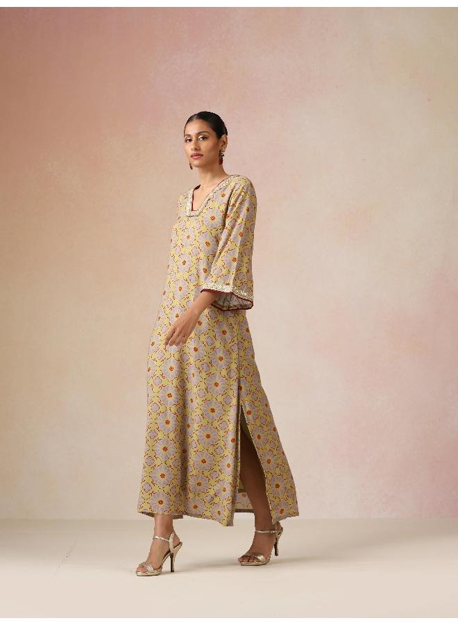 trueBrowns Light Green Lilac Print Viscose Straight Maxi Dress - Image 3