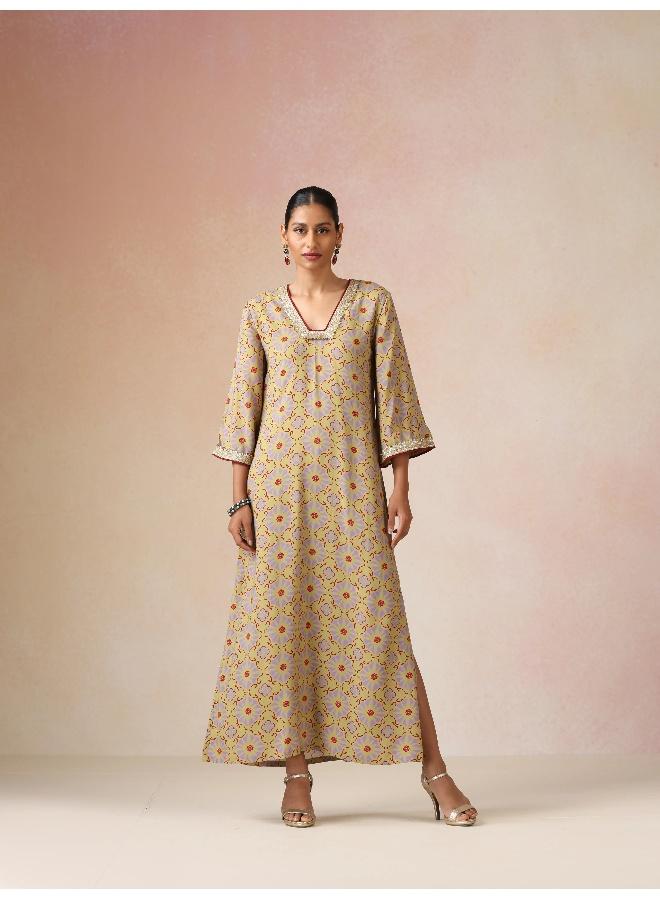 trueBrowns Light Green Lilac Print Viscose Straight Maxi Dress - Image 2