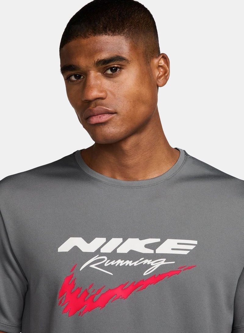 Nike Dri-Fit Uv Running Energy T-Shirt - Image 3