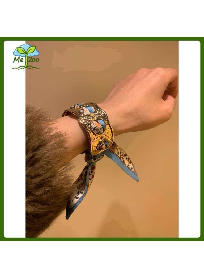 Dual-Use Hammered Metal 3-Hole Scarf Buckle Bracelet, Vintage Floral Ribbon Decor Bangle Elegant Outfit Accessory - Image 1