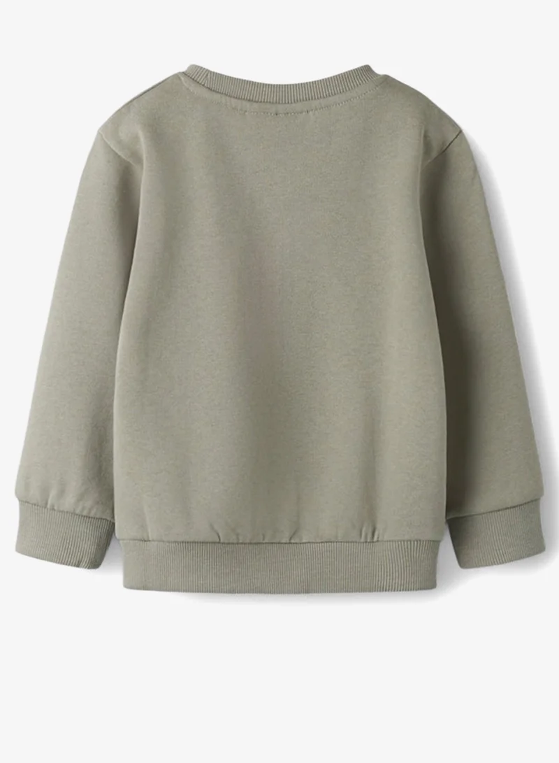 نيم ات سويت شيرت أطفال بياقة مستديرة بطبعة جرافيك