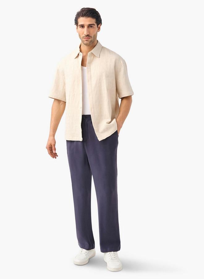 ايكونيك قميص رجالي بأكمام قصيرة بقصة عادية بنقوش مميزة - Image 2