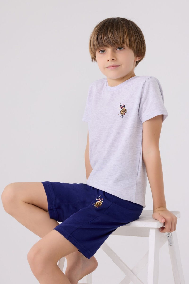 U.S. Polo Assn. طقم برمودا للأولاد أزرق فاتح رمادي  - Image 3