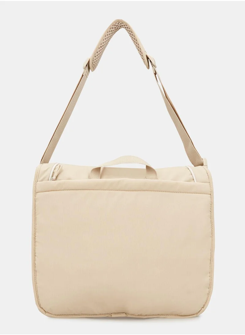 نايكي Sportswear Essentials Messenger Bag (15L)