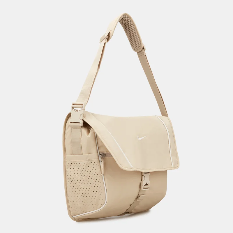 Nike Sportswear Essentials Messenger Bag (15L)