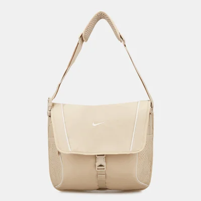Nike Sportswear Essentials Messenger Bag (15L)