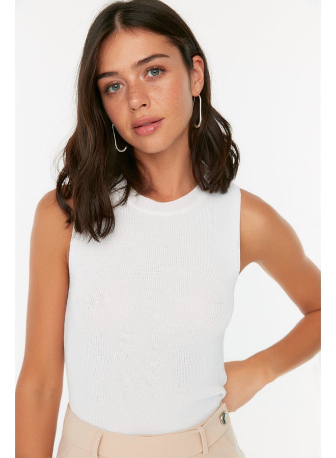 trendyol Ecru Crew Neck Crop Knitwear Blouse  - Image 1