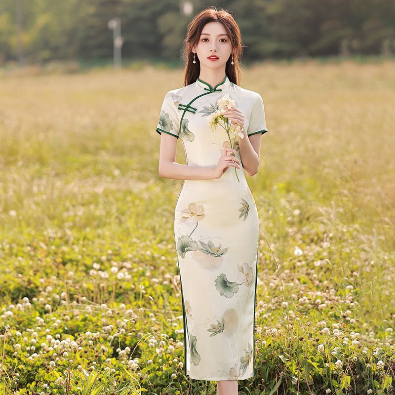 Fresh and elegant new Chinese style dress split national style summer 2024 new daily slim fit improved cheongsam atmosphere *small lotus
