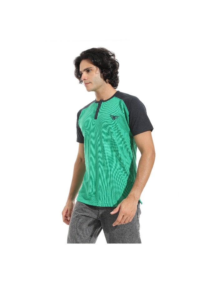 سيزار تيشرت رجالي بولو تطريز علي الصدر و برقبة دائرية - Image 2