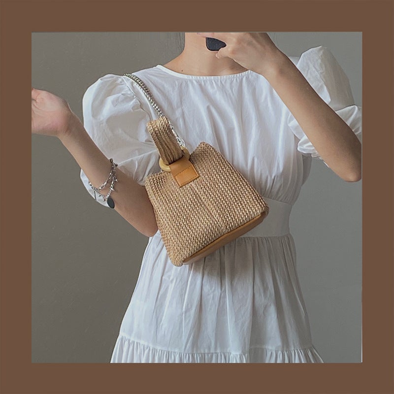 Women's Straw Woven Chain Crossbody Bag - Image 3