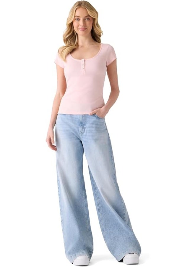 جس تيشيرت نسائي قصير الأكمام من GUESS، موديل Kaylee Rib Henley، لون دريم بينك - Image 4