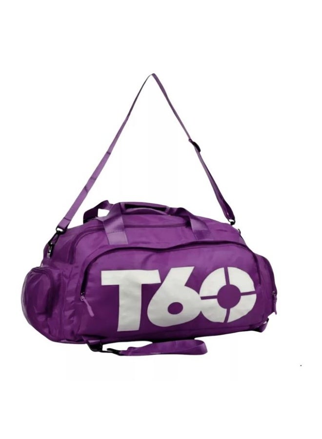 The T60 sports bag for men and women is waterproof, a versatile sports bag suitable as a travel bag, gym bag, or backpack.