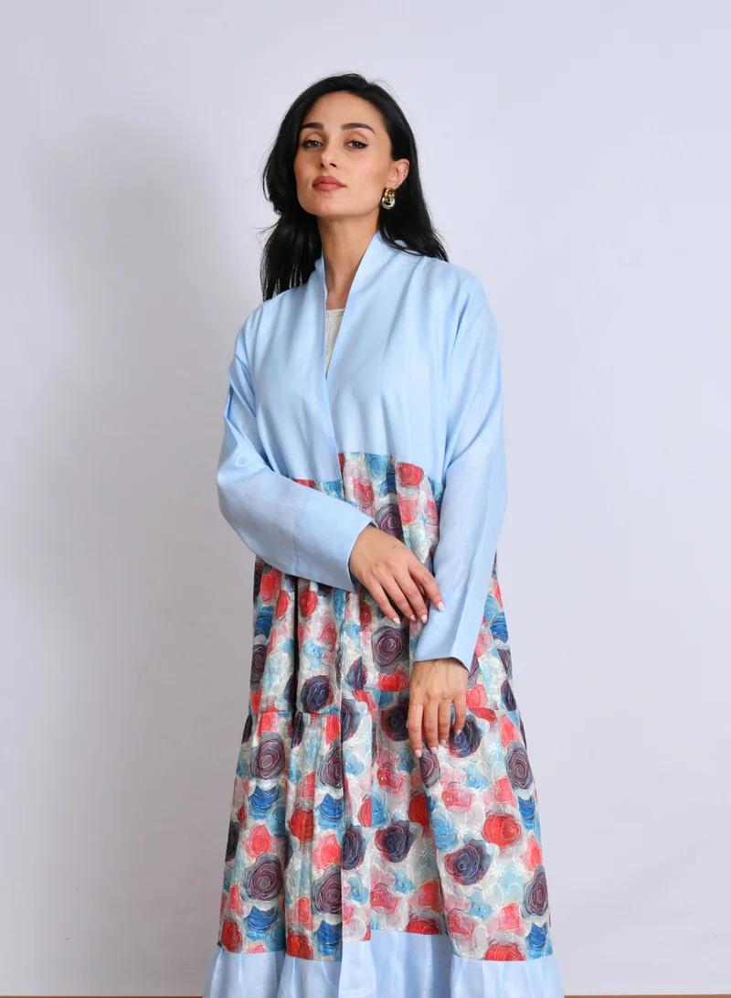 HAWRAA ABAYA Blue abaya made of linen with half-cloche pleats and printed fabric details