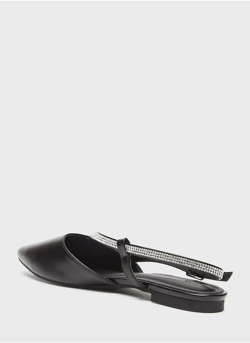 shoexpress Flat Sandals