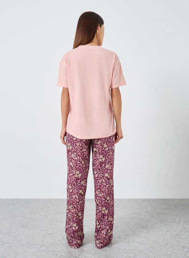Styli Styli Solid Patch Pocket T-Shirt and Floral Pyjama Set