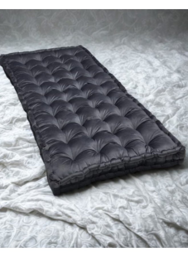 A luxurious mattress with soft velvet fabric and polyester filling. - Image 4