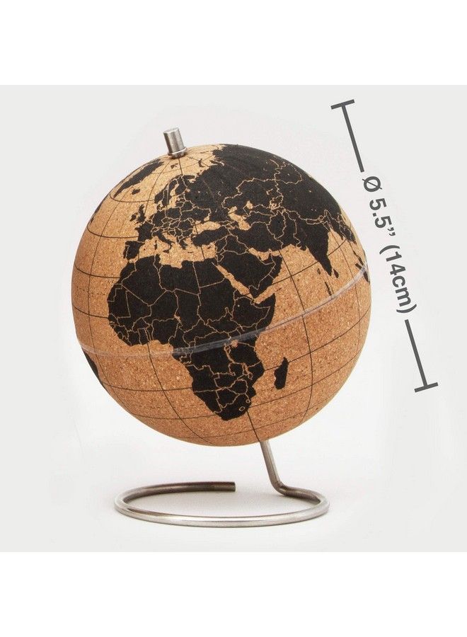 Suck UK ; كرة أرضية من الفلين ; لوحة دبابيس خريطة العالم ; ديكور كرة أرضية من الفلين ; خريطة سفر مع دبابيس ; كرات أرضية للعالم مع حامل ; ديكور سفر وديكور مكتب ; هدايا سفر ; ميني أسود - Image 4