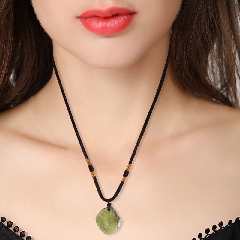 1 Pc Fashionable Pendant Crystal Necklace Jewelry Irregular Stone Pendant - Image 1