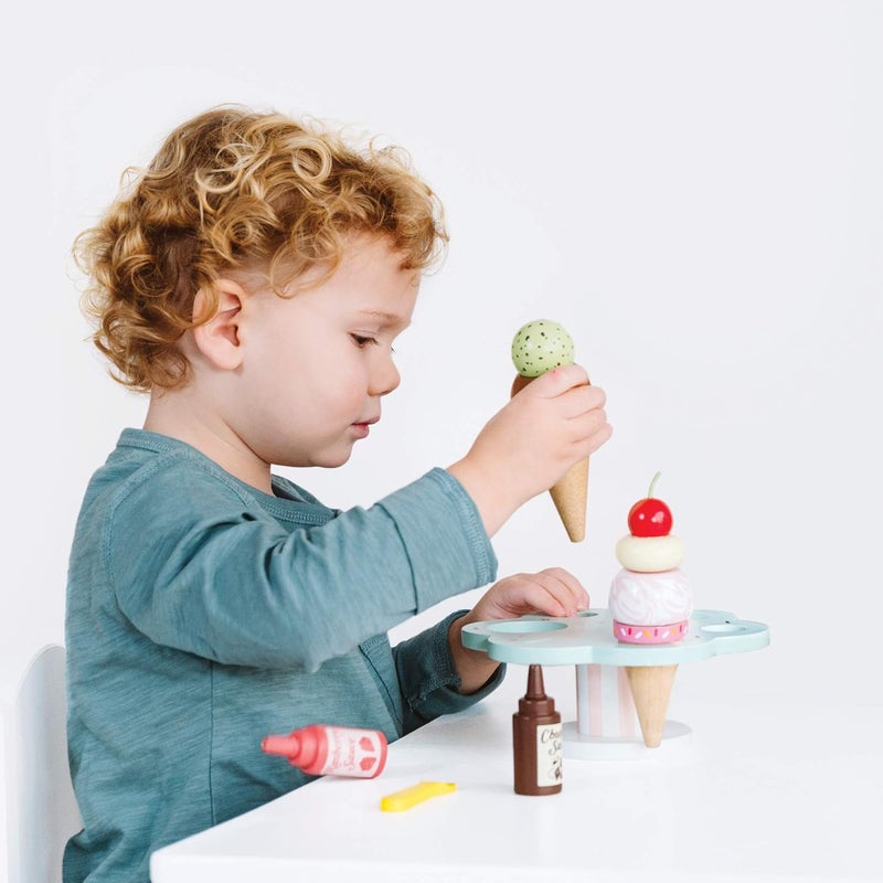 لي توي فان Le Toy Van - لعبة خشبية تعليمية Honeybake لعبة آيس كريم خشبية ملونة من كارلو جيلاتو التخيلية | 12 قطعة - هدية رائعة للعب الأدوار للأولاد أو البنات - من عمر سنتين فما فوق - Image 5