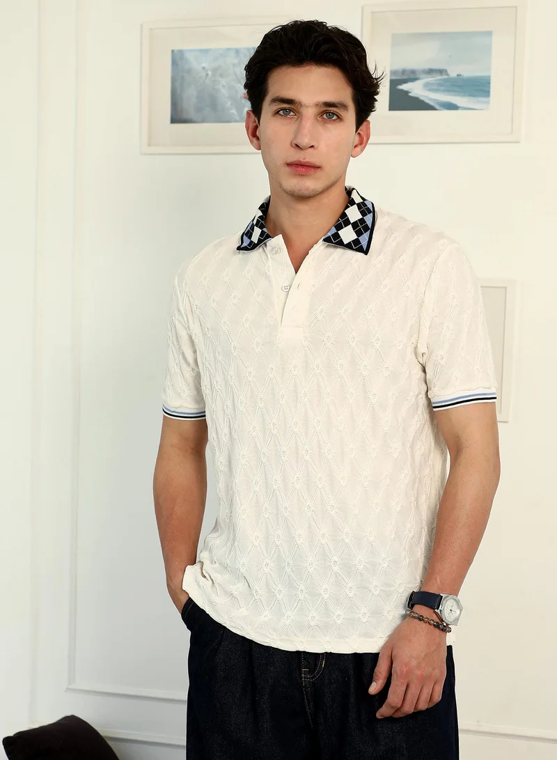 كامبوس سوترا Campus Sutra Men's Chalk White:Onyx Black Block Argyle-Knit Polo T-Shirt | Textured Knit Design with Argyle Collar | Regular Fit & Breathable Cotton Blend Fabric | Casual & Street Wear Essential