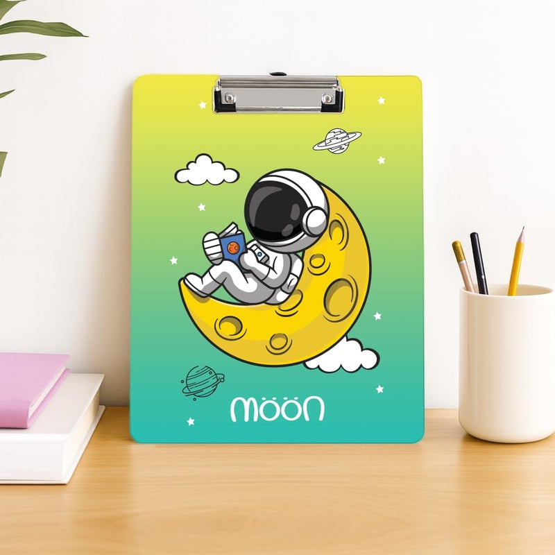 Articious لوحة رسم وكتابة واختبار مع مشبك (الحجم - 24x36 سم) متينة وخفيفة الوزن للمكتب والمدرسة والجامعة - الفضاء القمري - Image 1