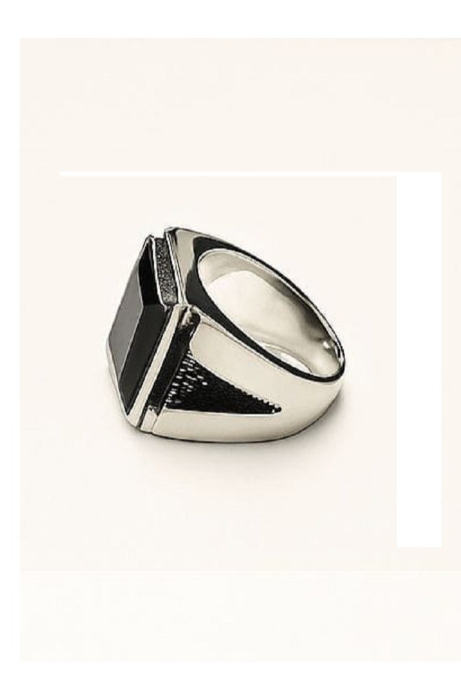 روماد خاتم فضي أنيق بحجر أسود مستطيل ونقوش عربية فاخرة على الجانبين. - Image 3