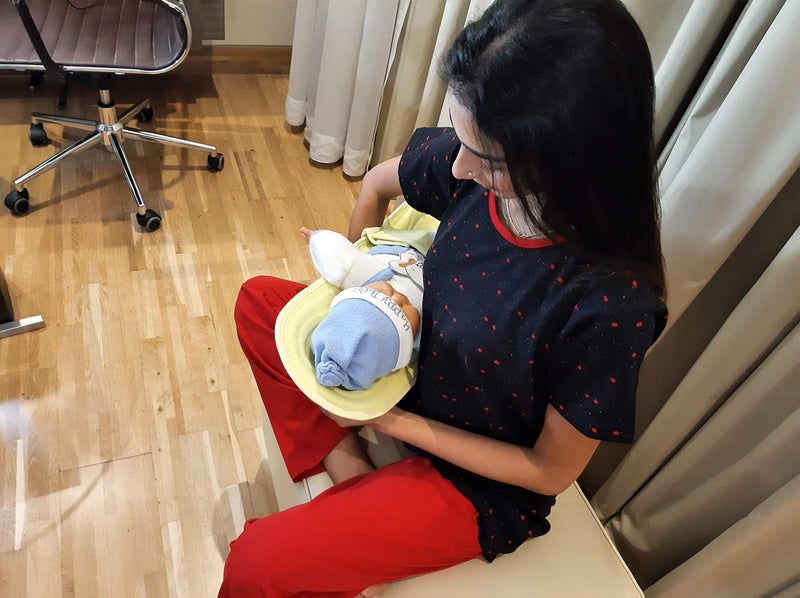HOOPA 2-in-1 Infant Carrier for Newborn (0–4 Months) | Reclined Carrying & Breastfeeding Support | Strong Back Support | Indoor & Outdoor Use | Feeding Pillow | Nursing pad | Yellow - Image 4