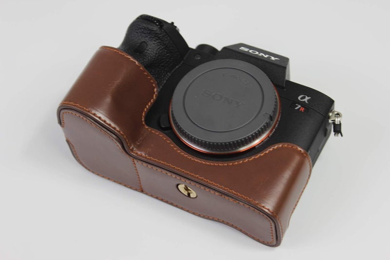 BolinUS A7R IV Case, BolinUS Handmade PU Leather Half Camera Case Bag Cover Bottom Opening Version for Sony Alpha A7R IV with Hand Strap (Coffee) - Image 4