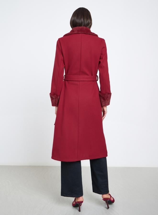 ستايلي معطف ميدي بقصة عادية وحزام وتفاصيل فرو صناعي - Image 5