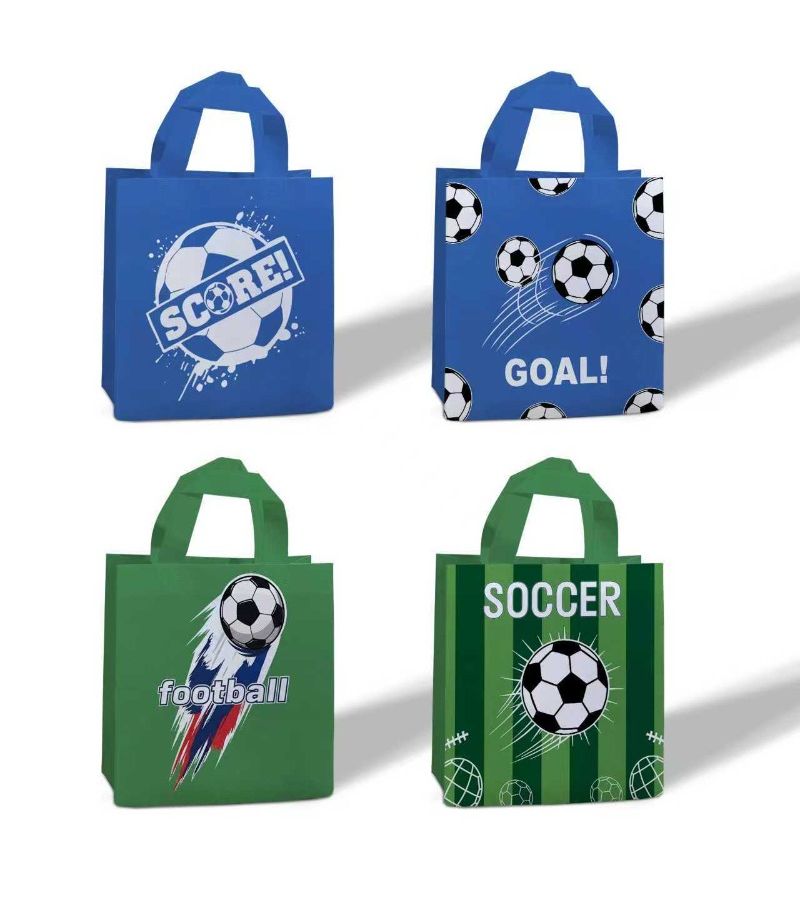 "Green Style D 4pcs Non Woven Football Pattern Gift Bags For Birthday Party Events And Showers" بالعربية: - Image 1