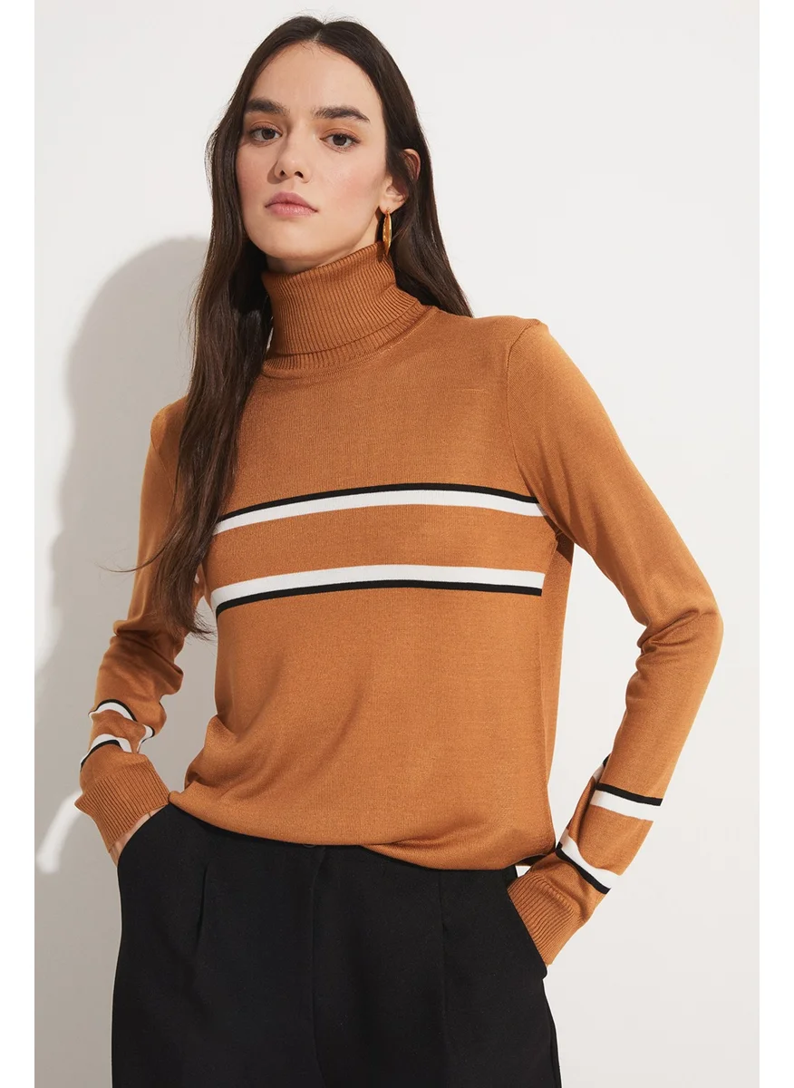 JUNE Exclusive Stripe Detailed Turtleneck Knitwear Sweater