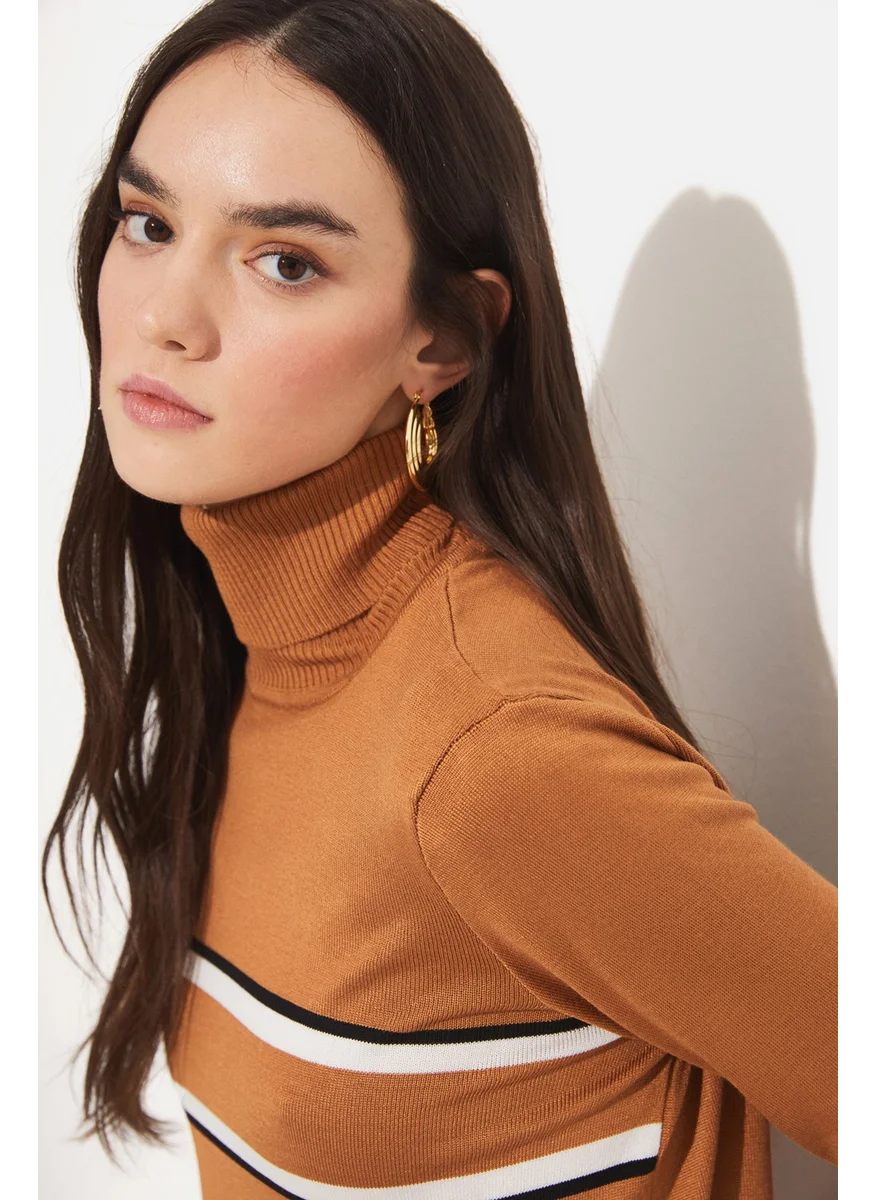 JUNE Exclusive Stripe Detailed Turtleneck Knitwear Sweater