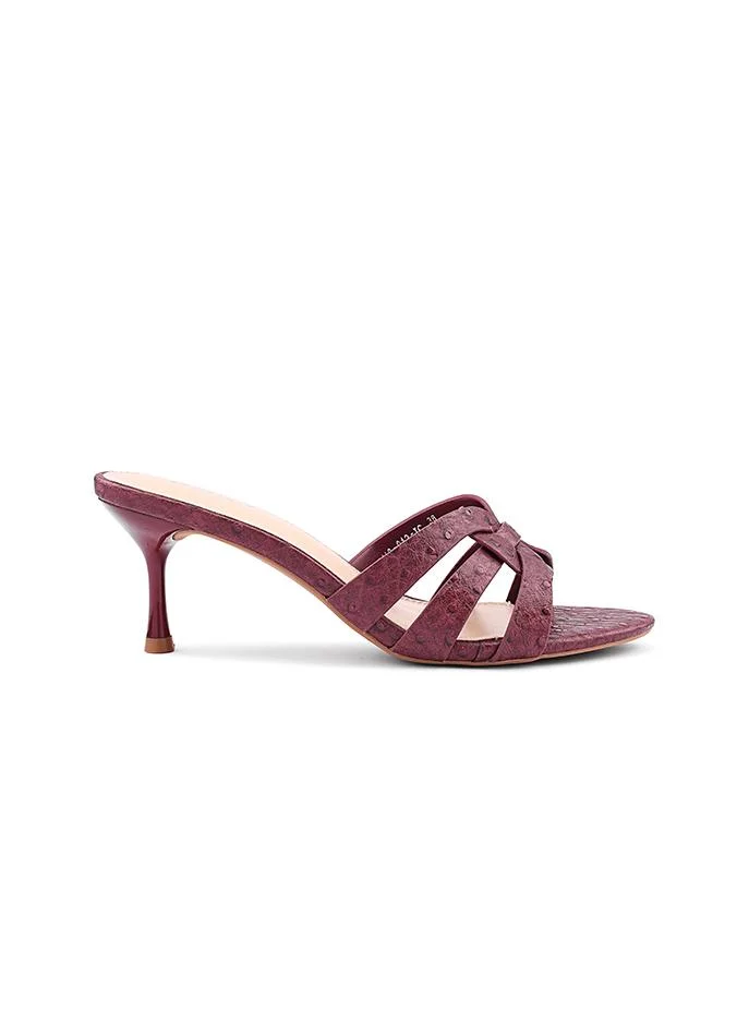 أيقون Soft and comfortable slipper with balanced heel.