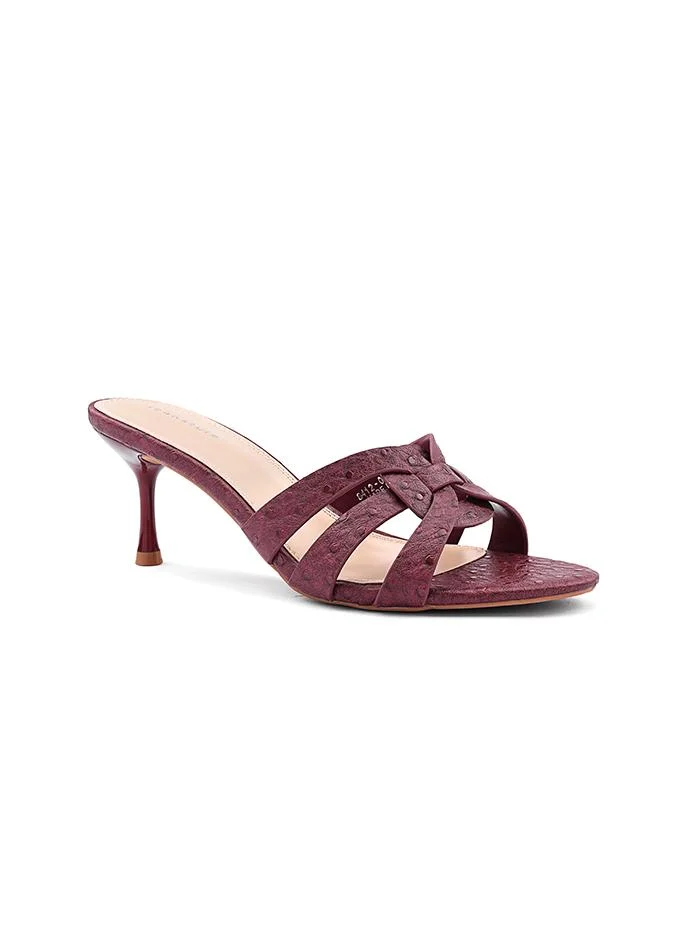 أيقون Soft and comfortable slipper with balanced heel.