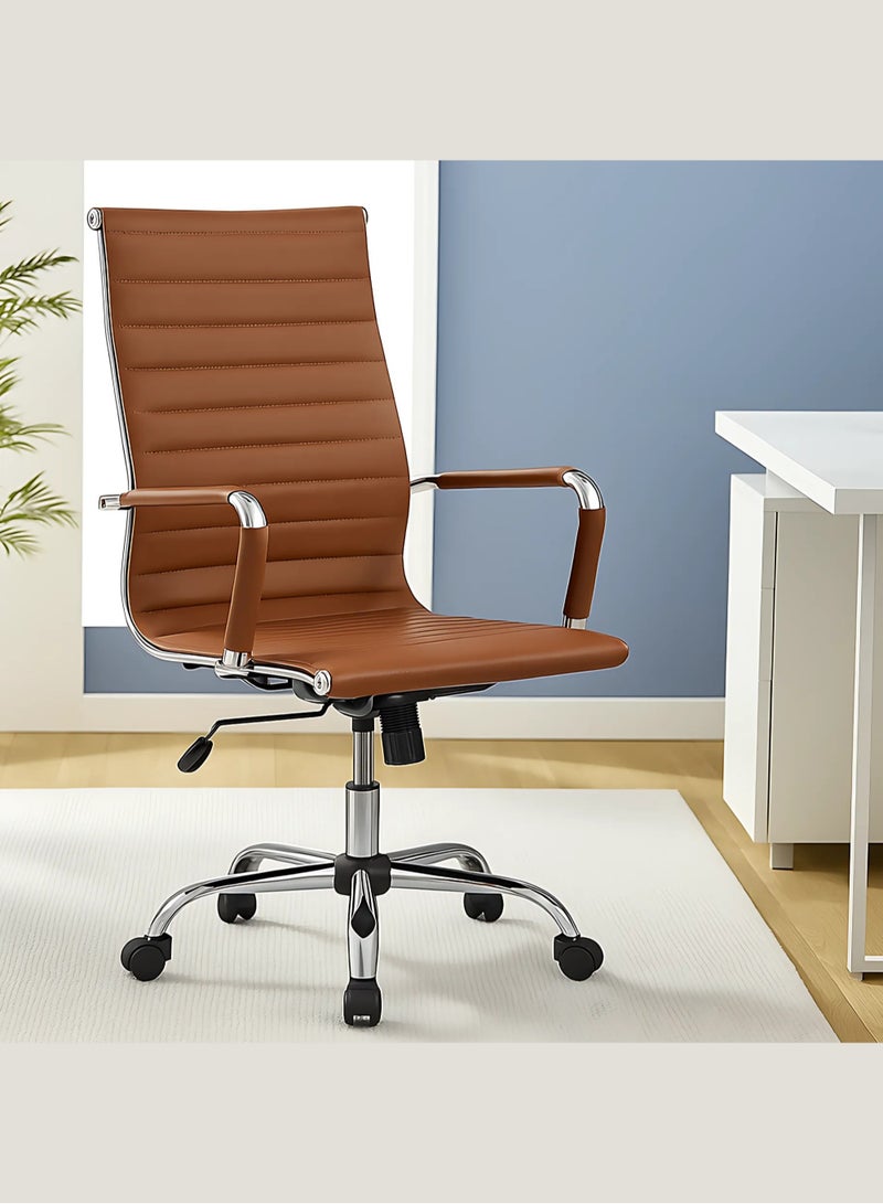كستم ديكو كرسي مكتب مريح من الجلد البني - ظهر مرتفع، ارتفاع قابل للتعديل، مساند ذراع من الكروم، دوار وعجلات - مثالي للمنزل والمكتب - Image 1