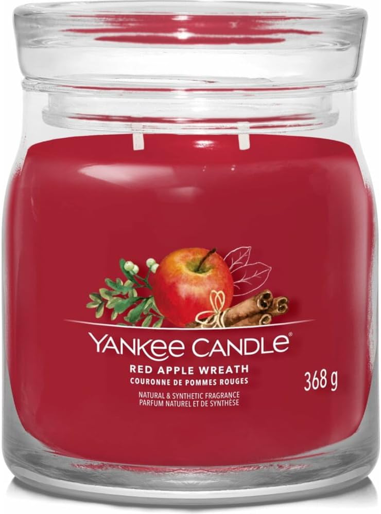 YANKEE CANDLE شمعة جرة معطرة مميزة - 368 جرام | إكليل التفاح الأحمر جرة متوسطة | شمعة مزدوجة الفتيل - Image 1