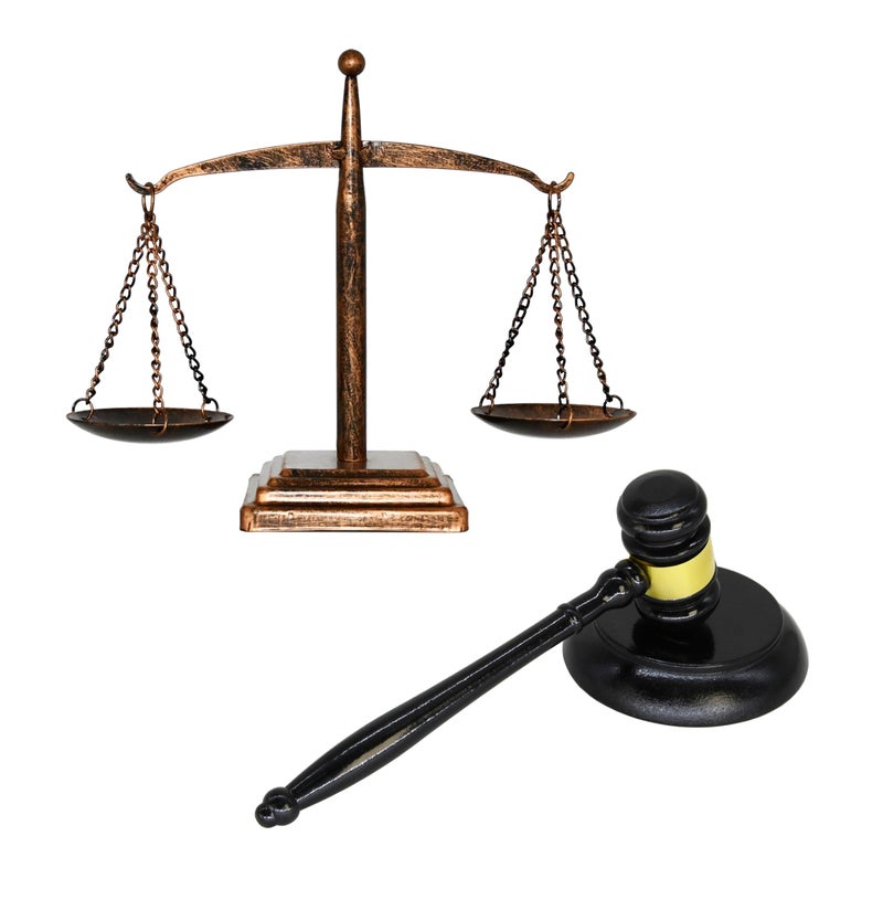 Owlgift Justice Scale with Fixed Beam and Gavel Set 81 Bronze Metal Scales of Justice with Wooden Judge Gavel Symbol of Fairness Law and Integrity Decorative Gift or Jewelry Display - Image 2