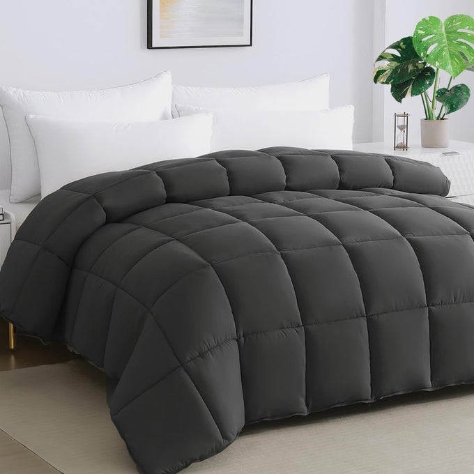 SOFT ALASKAN KING COMFORTER 120X 132 EXTRA LARGE LIGHTWEIGHT QUILTED DOWN ALTERNATIVE ALL SEASON FLUFFY BREATHABLE MICROFIBER GREY