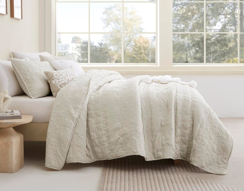B2EVER Boho Light Beige Quilt King Size Bedding Sets with Pillow Sham, Bohemian Lightweight Bedspread Coverlet, Farmhouse Floral Vintage Thin Comforter Bed Cover All Season, 3 Pieces, 104x90 inches - Image 2