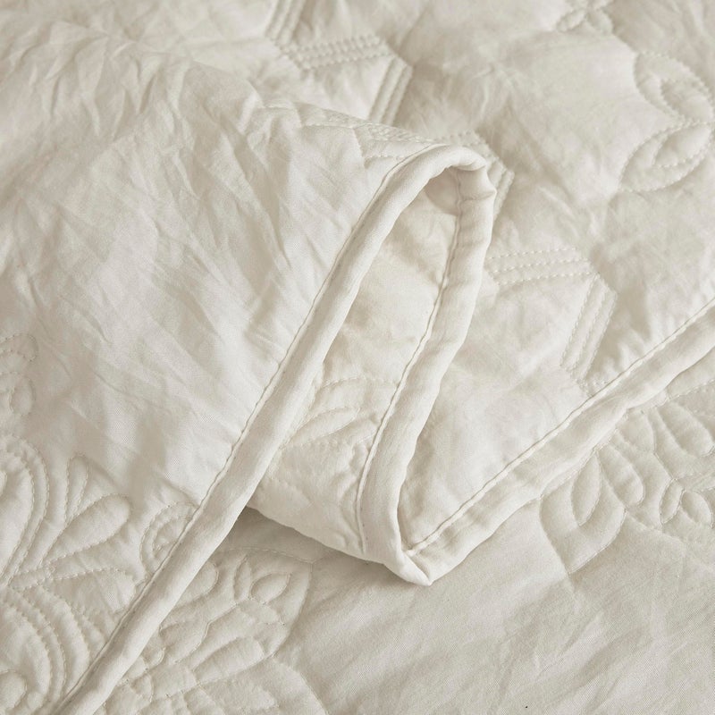 B2EVER Boho Light Beige Quilt King Size Bedding Sets with Pillow Sham, Bohemian Lightweight Bedspread Coverlet, Farmhouse Floral Vintage Thin Comforter Bed Cover All Season, 3 Pieces, 104x90 inches - Image 5