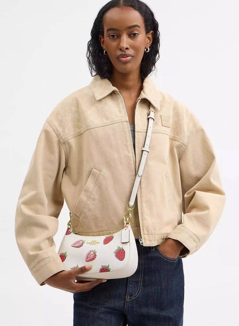 كوتش اوت ليت حقيبة كتف كوتش تيري بطبعة الفراولة، حقيبة يد نسائية، حقيبة هوبو نسائية، حقيبة توت نسائية، حقيبة سفر نسائية. - Image 3