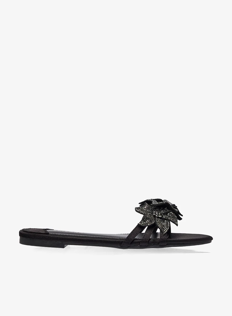 Khizana Flat Sandals