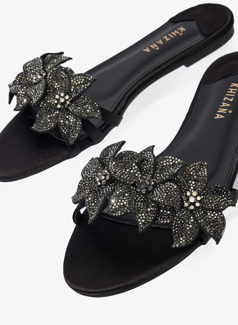 Khizana Flat Sandals