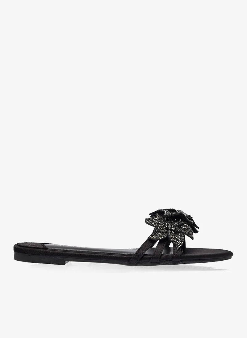 Khizana Flat Sandals