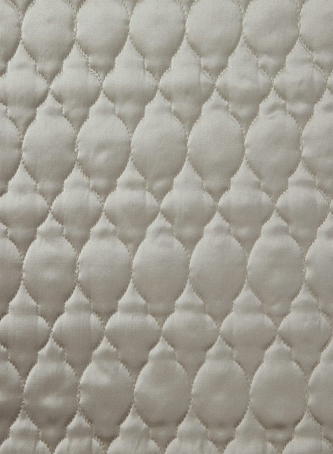 طقم أغطية وسائد من قطعتين من الساتان اللامع عالي الجودة من هاي إند أكسنتس، بنقشة رباعية الفصوص، مقاس كينج 21×34 بوصة، لون شامبانيا سادة، تصميم كلاسيكي عصري فاخر - Image 3