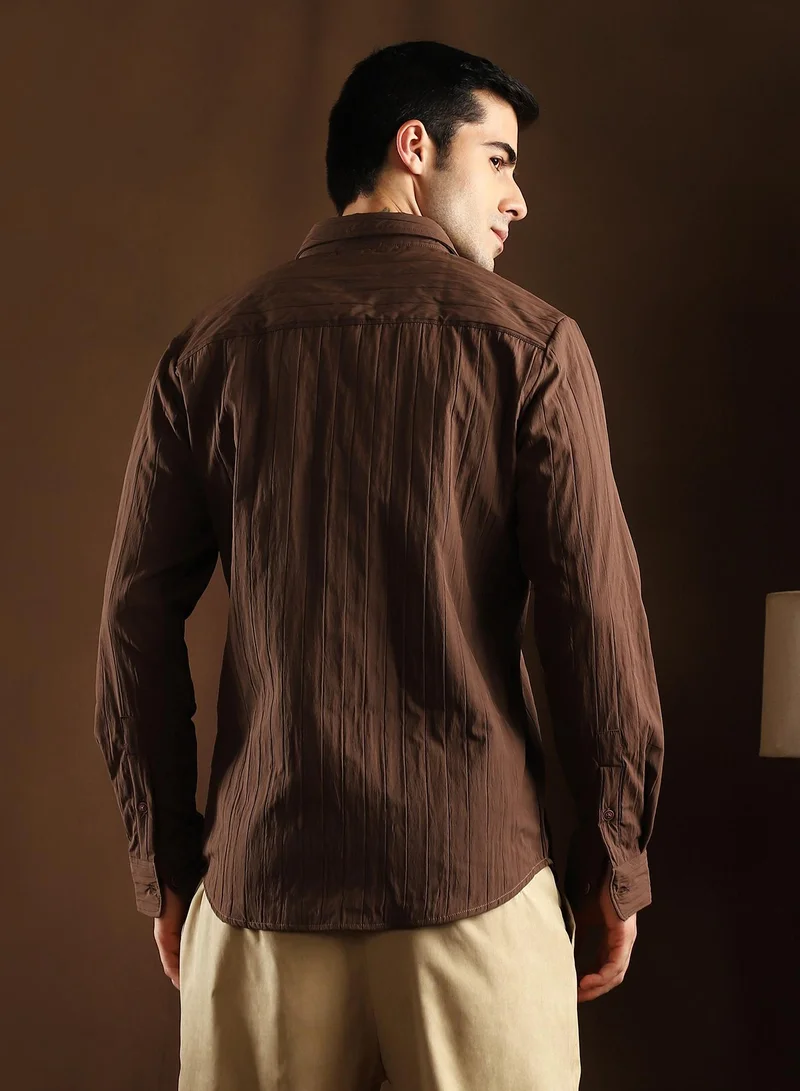 Campus Sutra Campus Sutra Men's Chocolate Brown Quilt-Tactile Shirt For Casual Wear | Mid-Rise | Regular Fit | Button Closure | Shirt Crafted With Comfort Fit For Everyday Wear