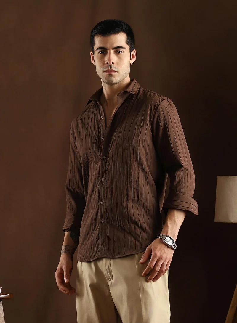 Campus Sutra Campus Sutra Men's Chocolate Brown Quilt-Tactile Shirt For Casual Wear | Mid-Rise | Regular Fit | Button Closure | Shirt Crafted With Comfort Fit For Everyday Wear